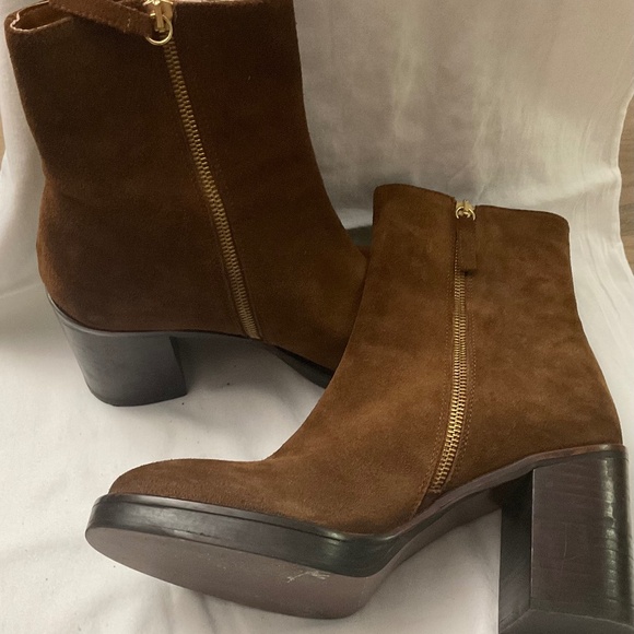 Boots - Picture 3 of 4